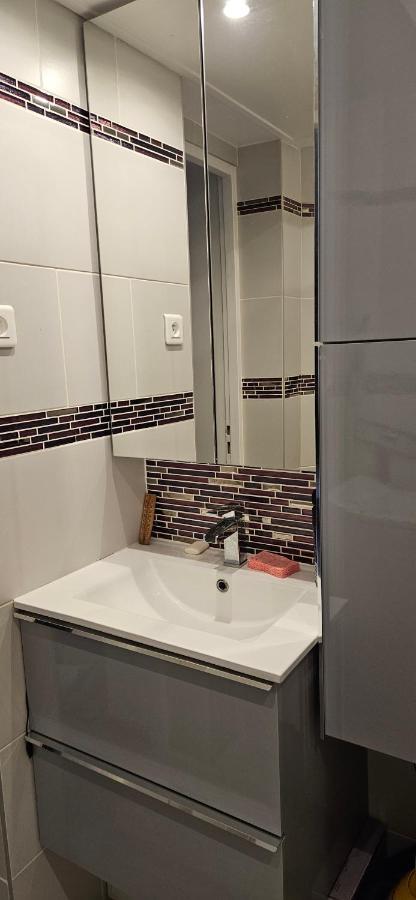 Studio 22M2 A Ivry/Seine-A 200 Metres De Paris. Proche Metro 7 外观 照片