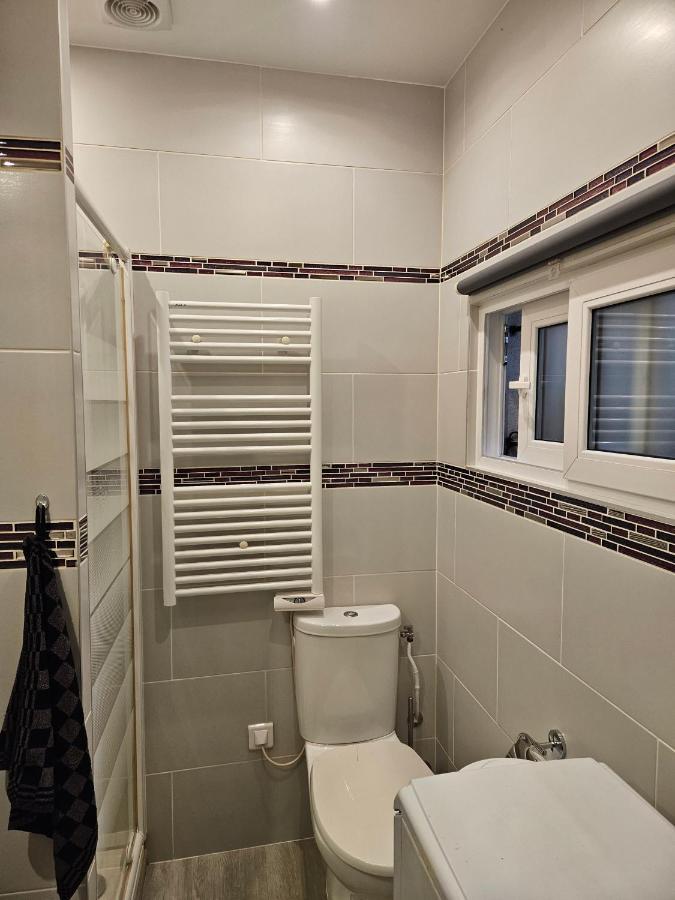 Studio 22M2 A Ivry/Seine-A 200 Metres De Paris. Proche Metro 7 外观 照片